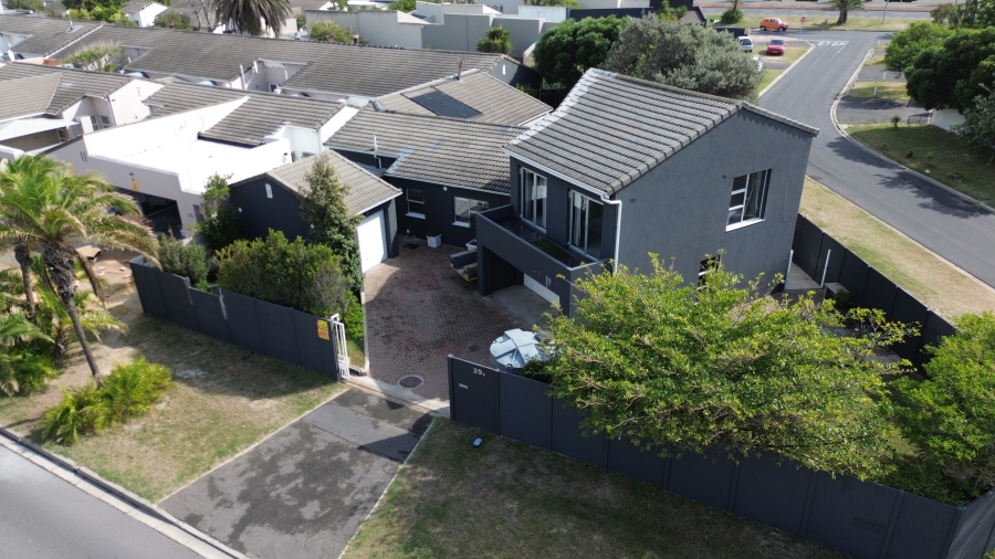 4 Bedroom Property for Sale in Waves Edge Western Cape